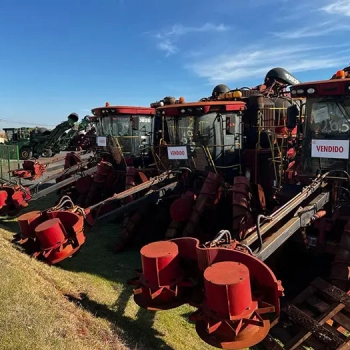 COLHEDORAS DE CANA CASE IH A8800 - TAILÂNDIA